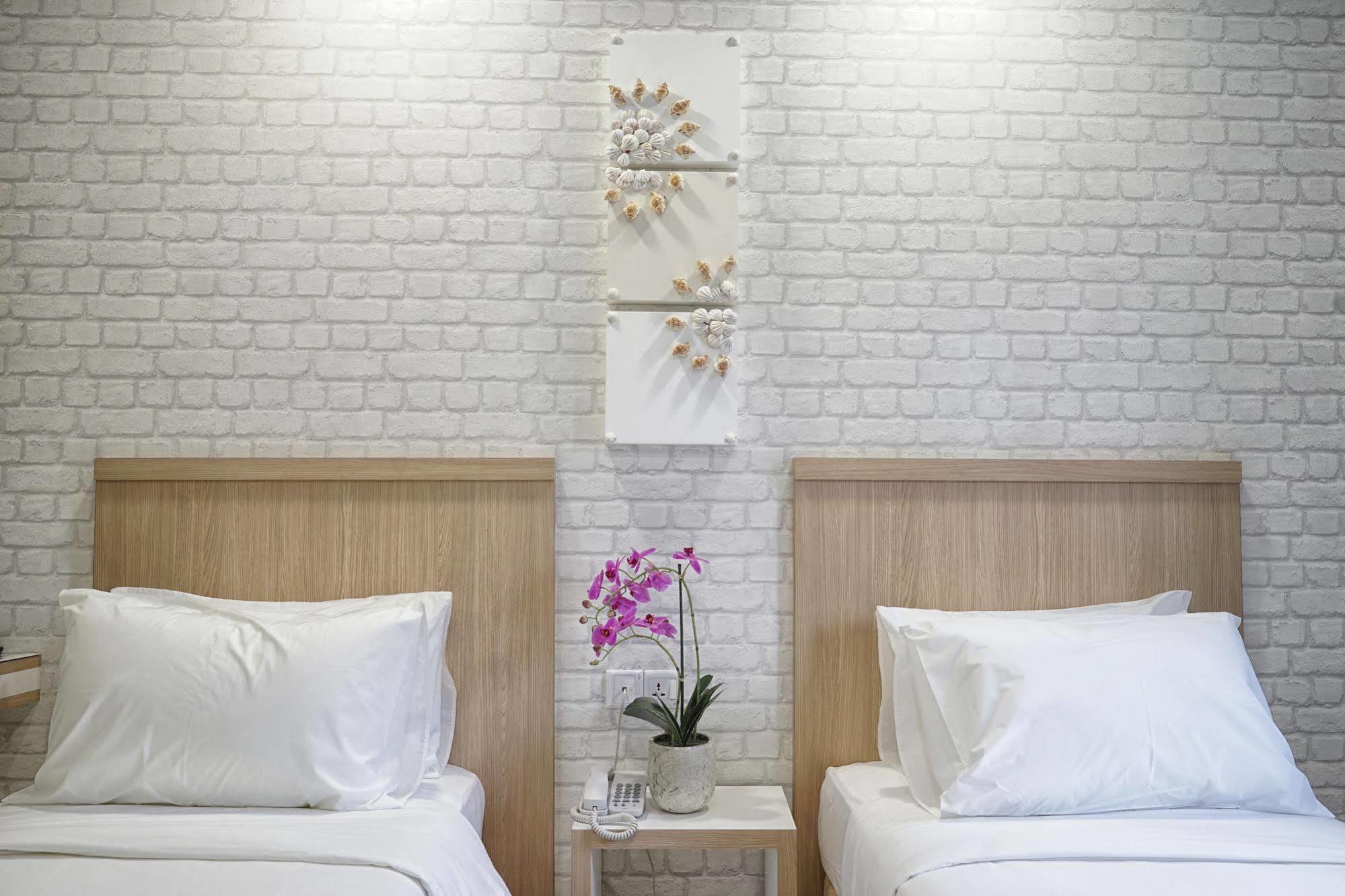 Lighthouse Hotel & Shortstay @ Damansara Uptown Петалинг Джая Екстериор снимка