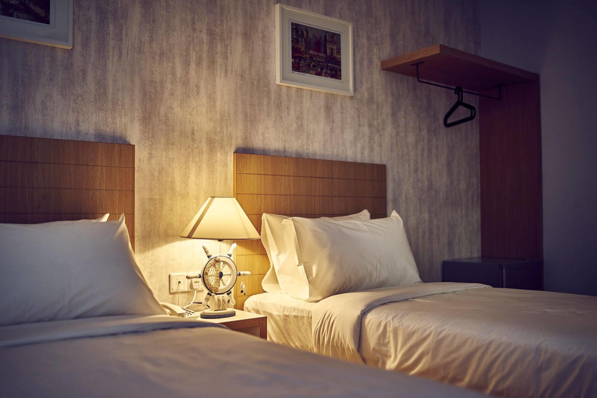 Lighthouse Hotel & Shortstay @ Damansara Uptown Петалинг Джая Екстериор снимка