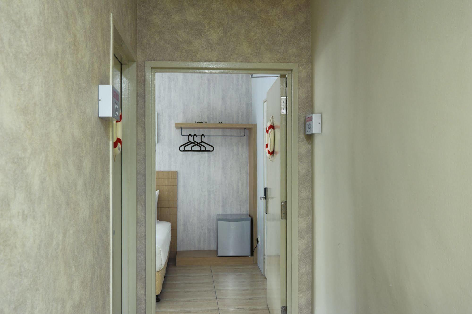Lighthouse Hotel & Shortstay @ Damansara Uptown Петалинг Джая Екстериор снимка