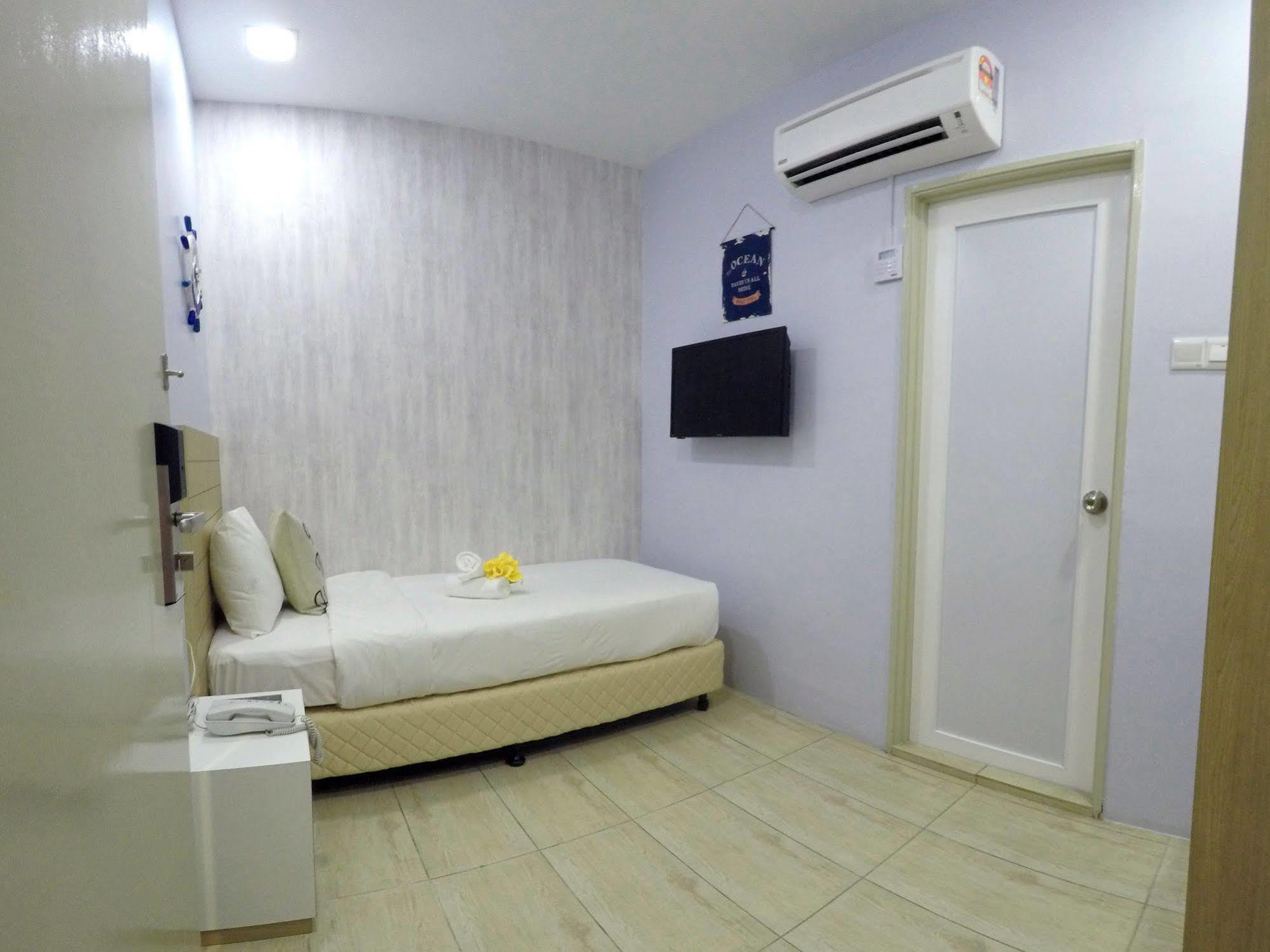 Lighthouse Hotel & Shortstay @ Damansara Uptown Петалинг Джая Екстериор снимка