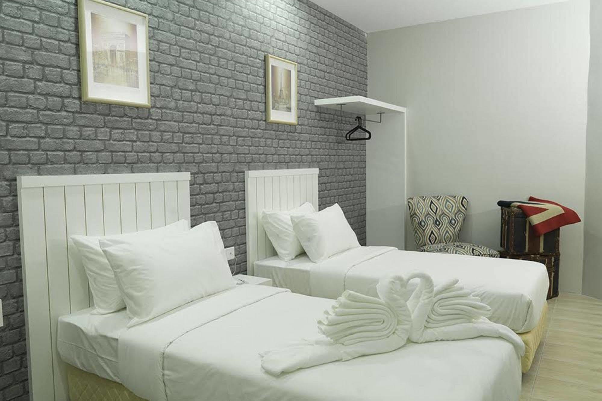 Lighthouse Hotel & Shortstay @ Damansara Uptown Петалинг Джая Екстериор снимка