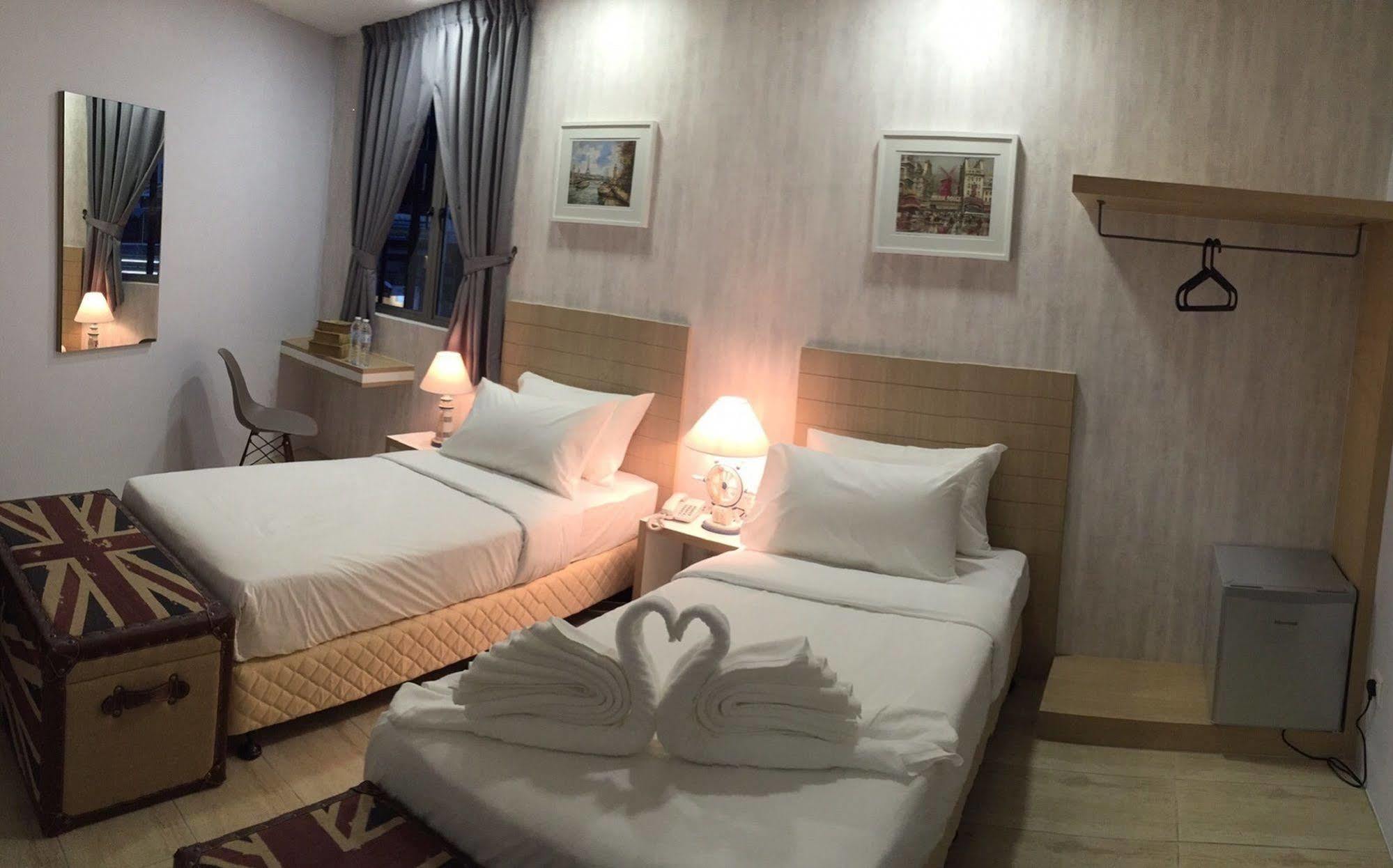 Lighthouse Hotel & Shortstay @ Damansara Uptown Петалинг Джая Екстериор снимка