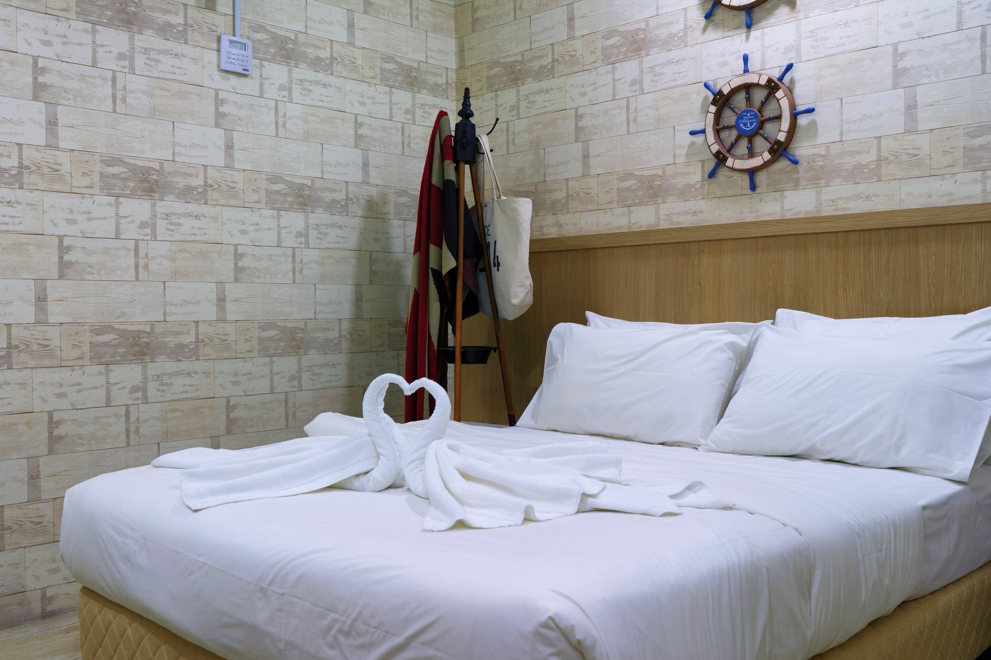 Lighthouse Hotel & Shortstay @ Damansara Uptown Петалинг Джая Екстериор снимка