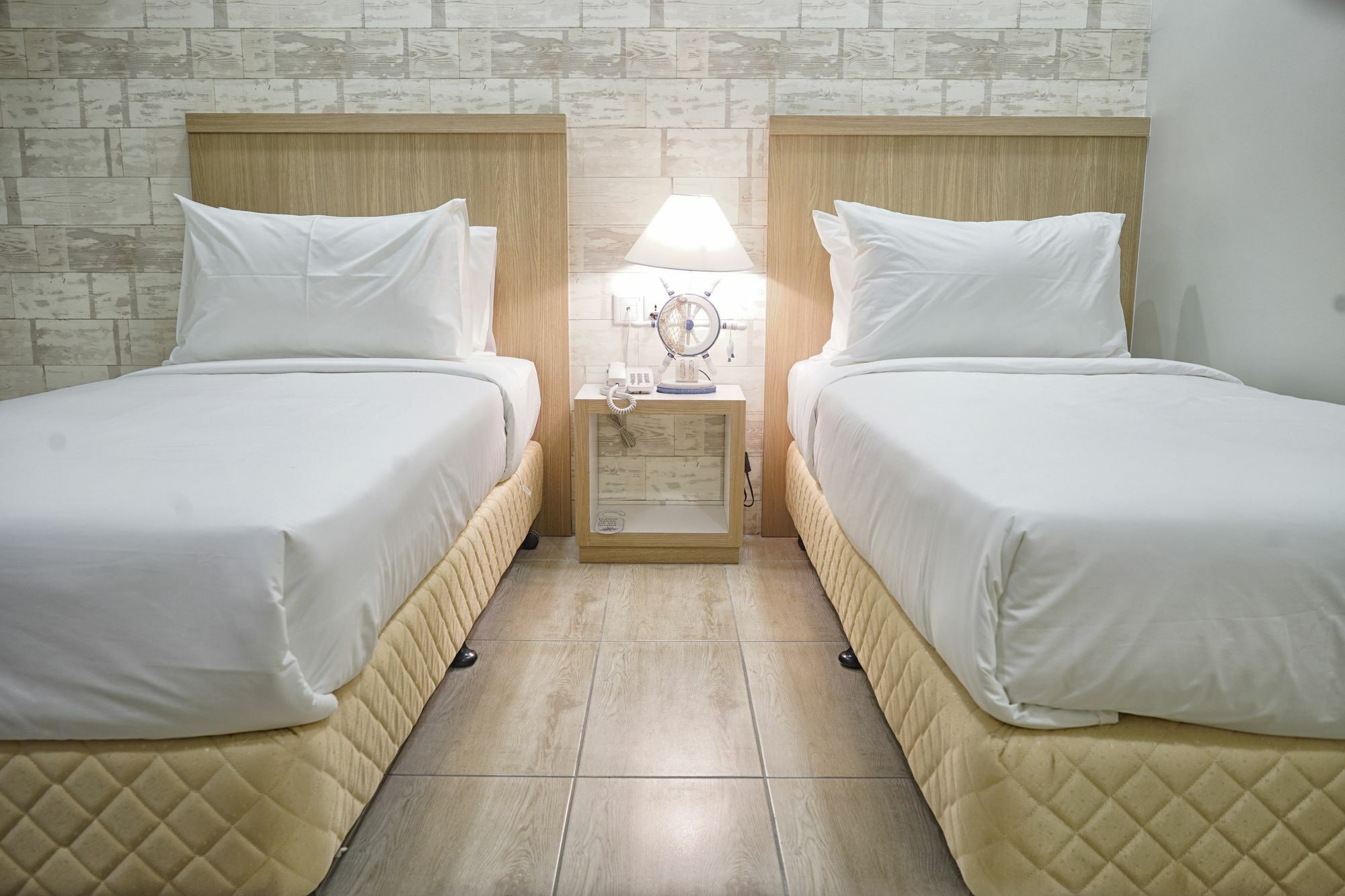 Lighthouse Hotel & Shortstay @ Damansara Uptown Петалинг Джая Екстериор снимка